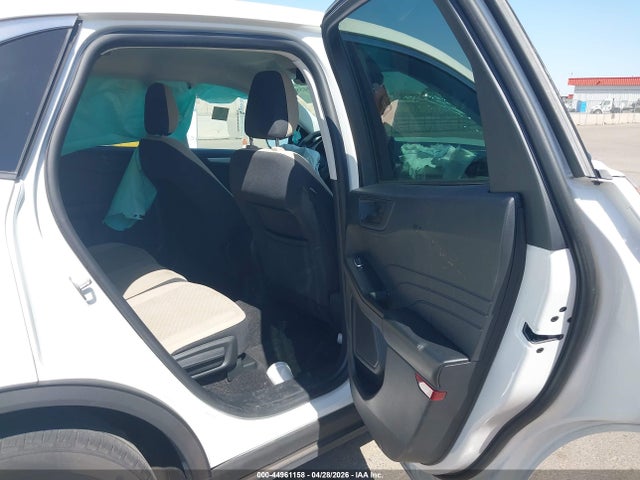 1FMCU0G67NUB55877 Ford ESCAPE SE