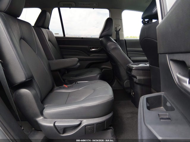 Toyota Grand Highlander Xle 2025 5TDAAAB59SS087722 Image 8