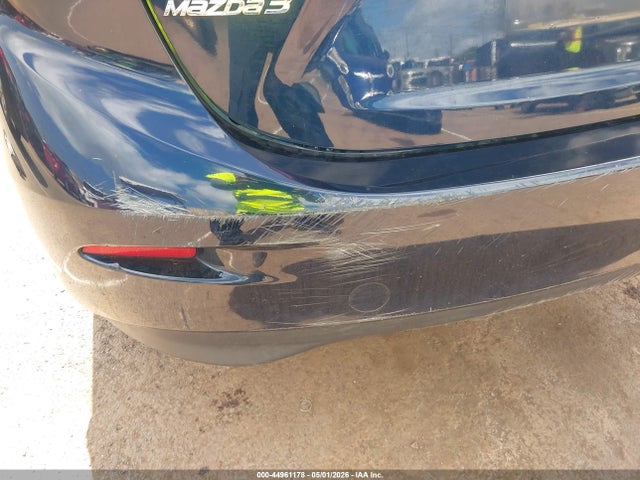 Продажа на аукционе авто 2017 Mazda Mazda3 Sport, vin: 3MZBN1U70HM103934, номер лота: 44961178