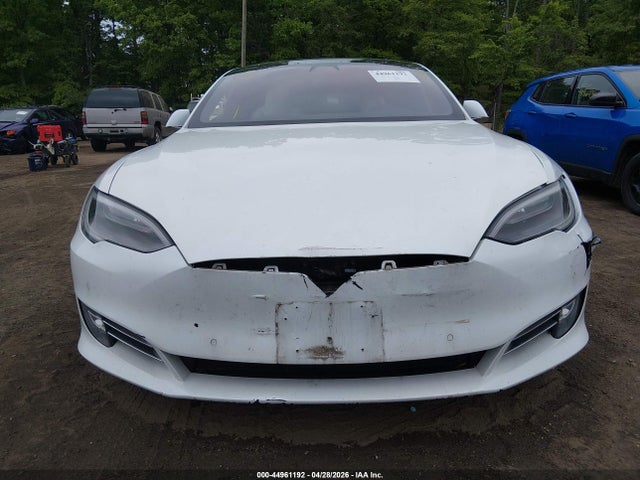 Продажа на аукционе авто 2018 Tesla Model S, vin: 5YJSA1E25JF292205, номер лота: 44961192