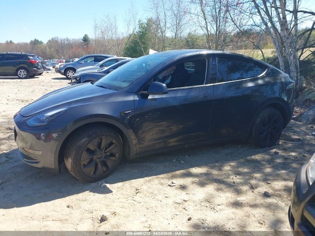 2025 Tesla Model Y Long Range Dual Motor All-wheel Drive მანქანა იყიდება აუქციონზე, vin: 7SAYGDEE4SF296383, აუქციონის ნომერი: 44961212