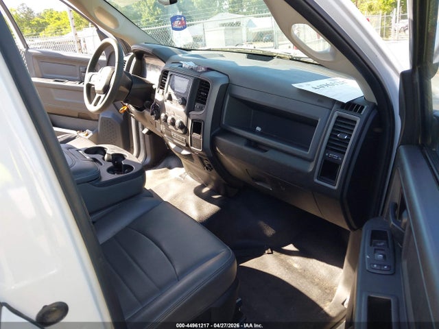 1C6RR6FG8KS529845 RAM 1500 Classic Tradesman 4x2 6&#039;4 Box