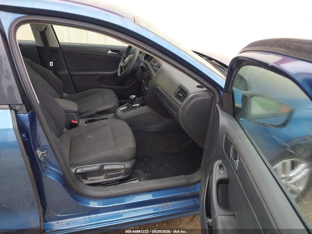 Продажа на аукционе авто 2015 Volkswagen Jetta 2.0l S, vin: 3VW2K7AJ2FM210847, номер лота: 44961223