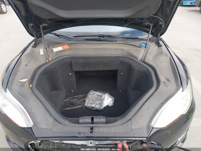 2014 Tesla Model S P85 მანქანა იყიდება აუქციონზე, vin: 5YJSA1H14EFP62605, აუქციონის ნომერი: 44961232