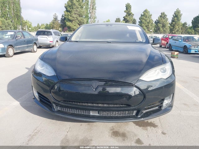 2014 Tesla Model S P85 მანქანა იყიდება აუქციონზე, vin: 5YJSA1H14EFP62605, აუქციონის ნომერი: 44961232