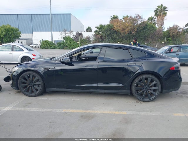 2014 Tesla Model S P85 მანქანა იყიდება აუქციონზე, vin: 5YJSA1H14EFP62605, აუქციონის ნომერი: 44961232