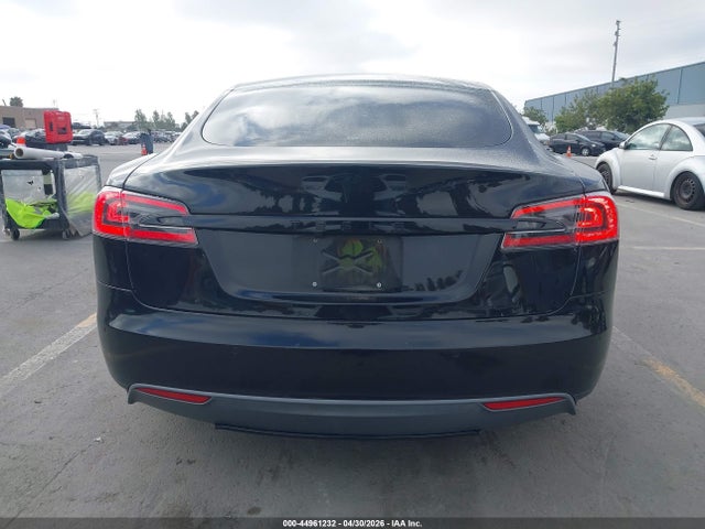 2014 Tesla Model S P85 მანქანა იყიდება აუქციონზე, vin: 5YJSA1H14EFP62605, აუქციონის ნომერი: 44961232