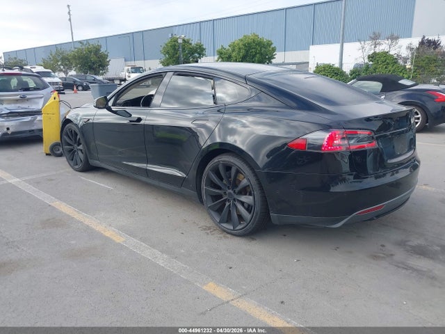 2014 Tesla Model S P85 მანქანა იყიდება აუქციონზე, vin: 5YJSA1H14EFP62605, აუქციონის ნომერი: 44961232