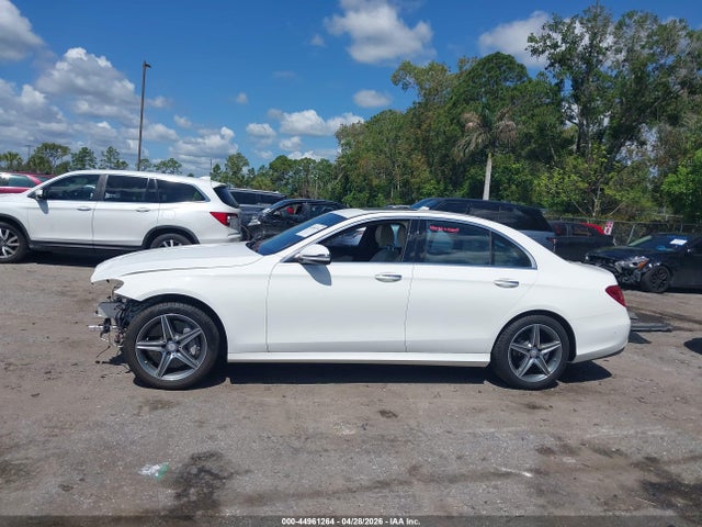 44961264 :رقم المزاد ، WDDZF4KB3HA018287 vin ، 2017 Mercedes-benz E 300 4matic مزاد بيع