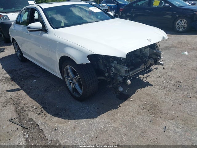 44961264 :رقم المزاد ، WDDZF4KB3HA018287 vin ، 2017 Mercedes-benz E 300 4matic مزاد بيع