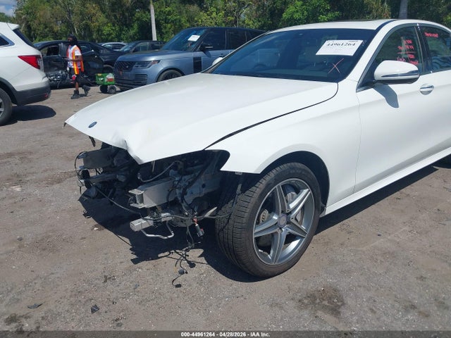 44961264 :رقم المزاد ، WDDZF4KB3HA018287 vin ، 2017 Mercedes-benz E 300 4matic مزاد بيع