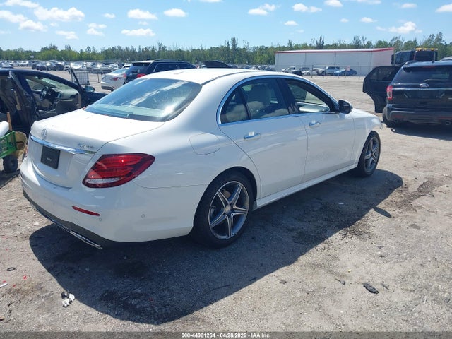 44961264 :رقم المزاد ، WDDZF4KB3HA018287 vin ، 2017 Mercedes-benz E 300 4matic مزاد بيع