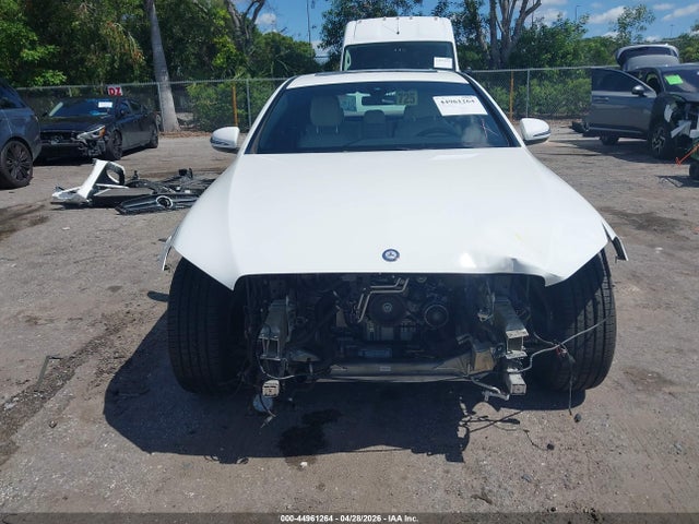 44961264 :رقم المزاد ، WDDZF4KB3HA018287 vin ، 2017 Mercedes-benz E 300 4matic مزاد بيع