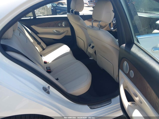44961264 :رقم المزاد ، WDDZF4KB3HA018287 vin ، 2017 Mercedes-benz E 300 4matic مزاد بيع