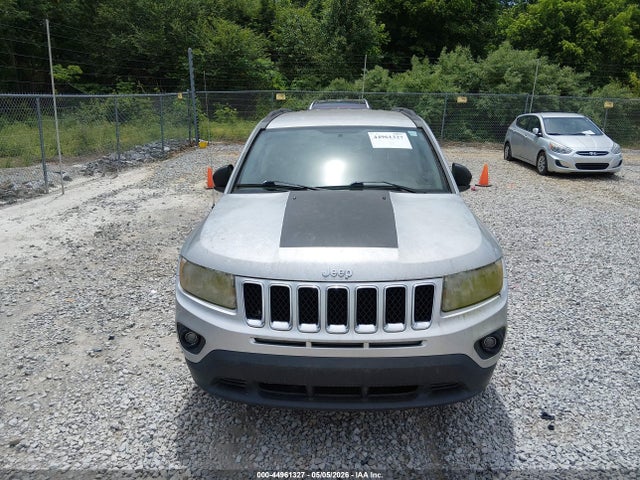 2013 Jeep Compass Latitude მანქანა იყიდება აუქციონზე, vin: 1C4NJCEB7DD197147, აუქციონის ნომერი: 44961327