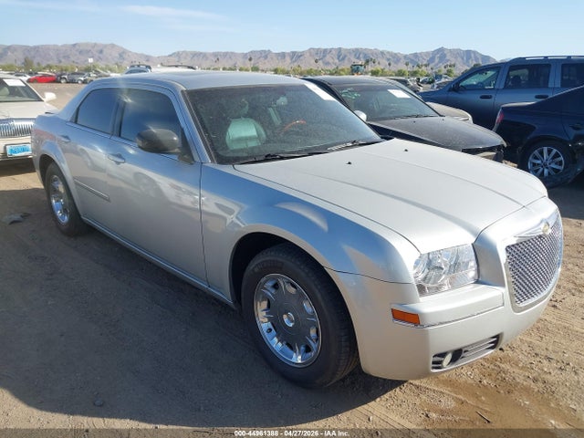 2006 Chrysler 300 Touring მანქანა იყიდება აუქციონზე, vin: 2C3KA53G36H205770, აუქციონის ნომერი: 44961388
