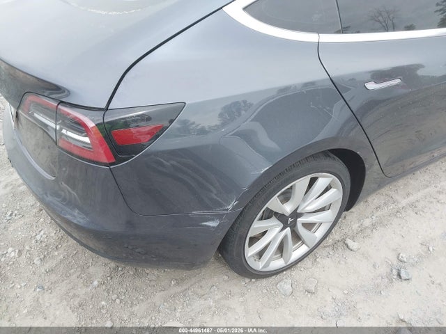 Продаж на аукціоні авто 2018 Tesla Model 3 Long Range/mid Range, vin: 5YJ3E1EA0JF015073, номер лоту: 44961487