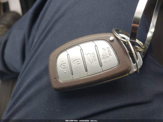 44961640 :رقم المزاد ، KM8J33AL7KU980243 vin ، 2019 Hyundai Tucson Sel مزاد بيع