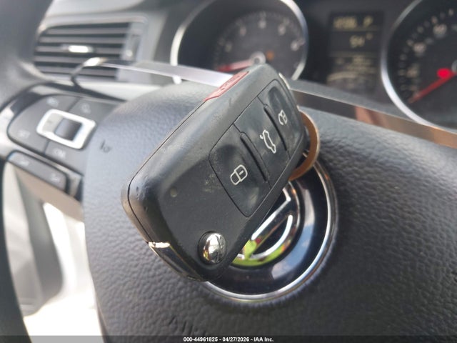 Aukcja sprzedaży 2015 Volkswagen Jetta 2.0l S, vin: 3VW2K7AJ2FM412958, numer aukcji: 44961825