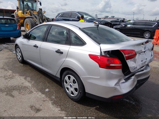 Aukcja sprzedaży 2015 Ford Focus S, vin: 1FADP3E20FL357233, numer aukcji: 44961860