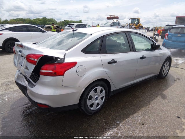Aukcja sprzedaży 2015 Ford Focus S, vin: 1FADP3E20FL357233, numer aukcji: 44961860