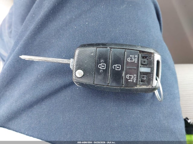 Продаж на аукціоні авто 2015 Kia Sedona Lx, vin: KNDMB5C12F6038090, номер лоту: 44961884