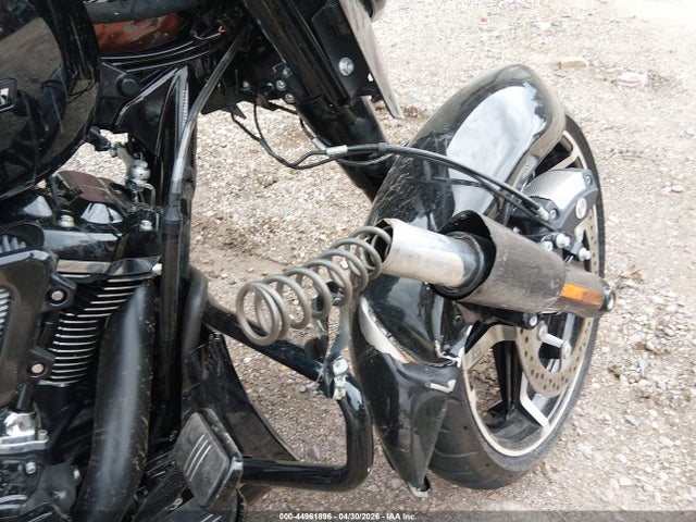 Продажа на аукционе авто 2024 Harley-davidson Flhx, vin: 1HD1KB717RB621924, номер лота: 44961896