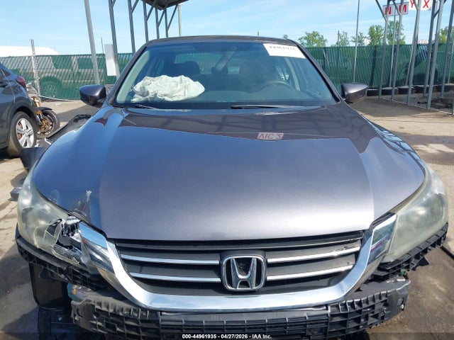Продажа на аукционе авто 2015 Honda Accord Lx, vin: 1HGCR2F31FA161445, номер лота: 44961935