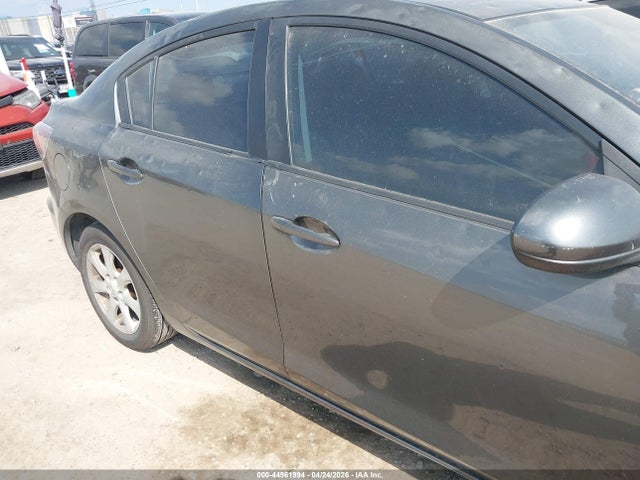 44961994 :رقم المزاد ، JM1BL1VF8B1470728 vin ، 2011 Mazda Mazda3 I Touring مزاد بيع