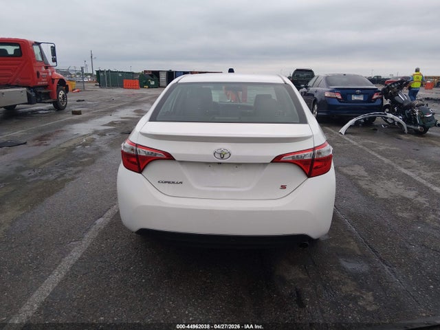 44962038 :رقم المزاد ، 2T1BURHE3FC435224 vin ، 2015 Toyota Corolla S Plus مزاد بيع