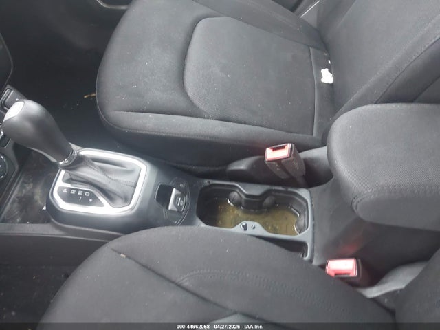 44962068 :رقم المزاد ، ZACNJBAB2LPL70179 vin ، 2020 Jeep Renegade Sport 4x4 مزاد بيع