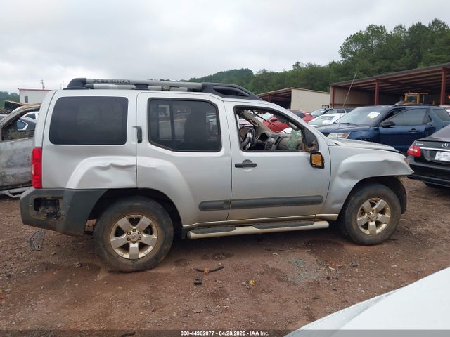44962077 :رقم المزاد ، 5N1AN0NU2DN819646 vin ، 2013 Nissan Xterra S مزاد بيع