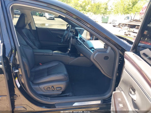 44962136 :رقم المزاد ، 58ABZ1B13KU025825 vin ، 2019 Lexus Es 350 Luxury مزاد بيع