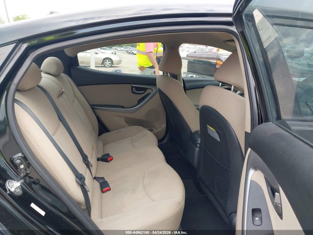 KMHDH4AE9GU480808 Hyundai ELANTRA SE
