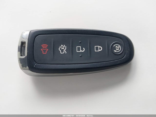 44962191 :رقم المزاد ، 1FADP3N27GL377142 vin ، 2016 Ford Focus Titanium مزاد بيع