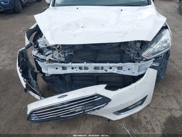 44962191 :رقم المزاد ، 1FADP3N27GL377142 vin ، 2016 Ford Focus Titanium مزاد بيع