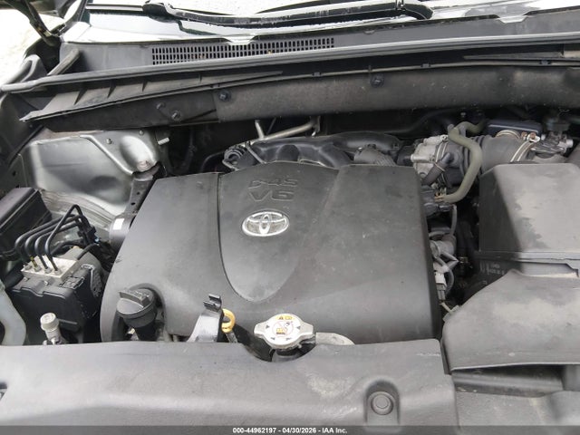 44962197 :رقم المزاد ، 5TDJZRFH2JS871086 vin ، 2018 Toyota Highlander Xle مزاد بيع