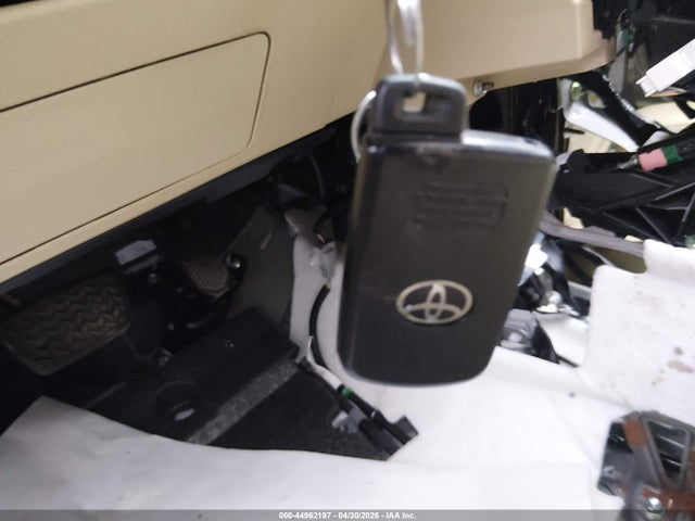 44962197 :رقم المزاد ، 5TDJZRFH2JS871086 vin ، 2018 Toyota Highlander Xle مزاد بيع