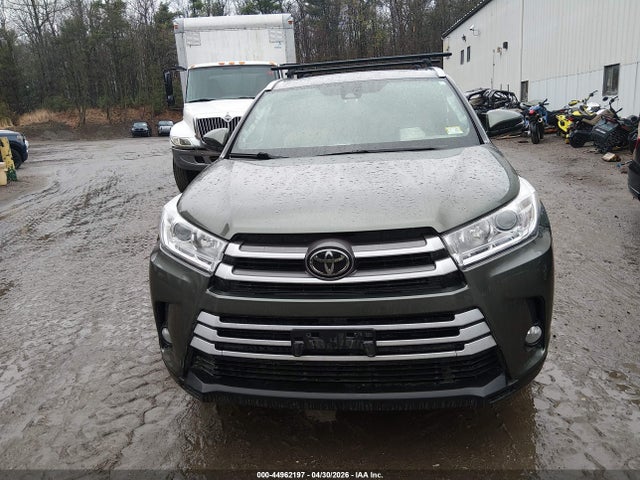 44962197 :رقم المزاد ، 5TDJZRFH2JS871086 vin ، 2018 Toyota Highlander Xle مزاد بيع