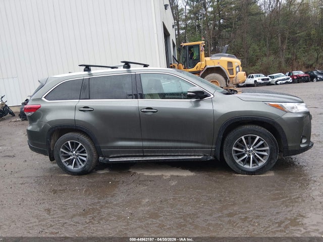 44962197 :رقم المزاد ، 5TDJZRFH2JS871086 vin ، 2018 Toyota Highlander Xle مزاد بيع