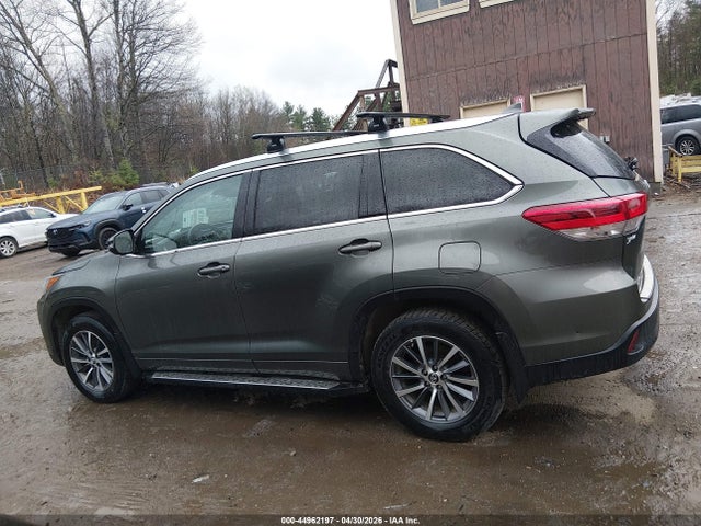 44962197 :رقم المزاد ، 5TDJZRFH2JS871086 vin ، 2018 Toyota Highlander Xle مزاد بيع
