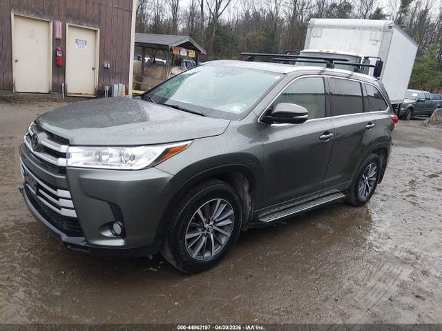 44962197 :رقم المزاد ، 5TDJZRFH2JS871086 vin ، 2018 Toyota Highlander Xle مزاد بيع