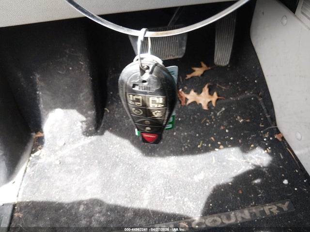 2014 Chrysler Town & Country Touring მანქანა იყიდება აუქციონზე, vin: 2C4RC1BG8ER381401, აუქციონის ნომერი: 44962241