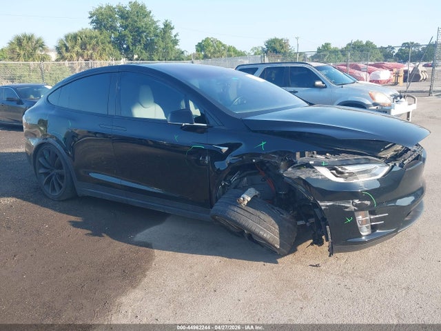 44962244 :رقم المزاد ، 5YJXCBE44JF138091 vin ، 2018 Tesla Model X 100d/75d/p100d مزاد بيع