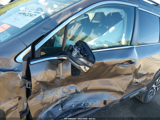 44962247 :رقم المزاد ، 4S4BTADCXP3161289 vin ، 2023 Subaru Outback Premium مزاد بيع
