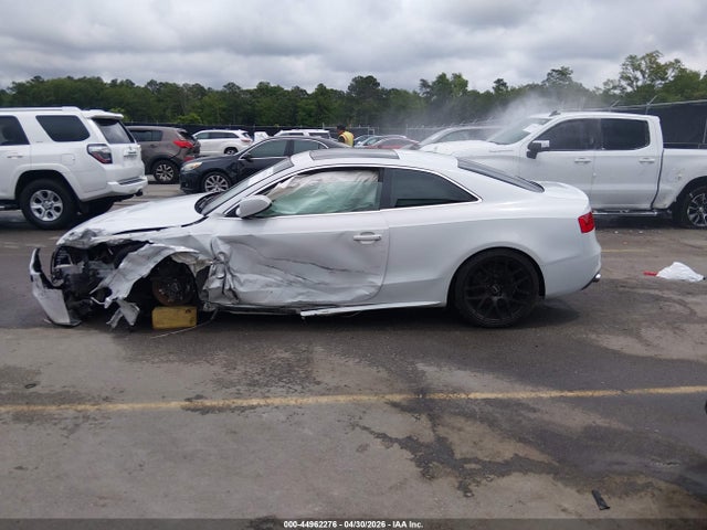 2016 Audi A5 2.0t Premium მანქანა იყიდება აუქციონზე, vin: WAUM2AFRXGA032821, აუქციონის ნომერი: 44962276