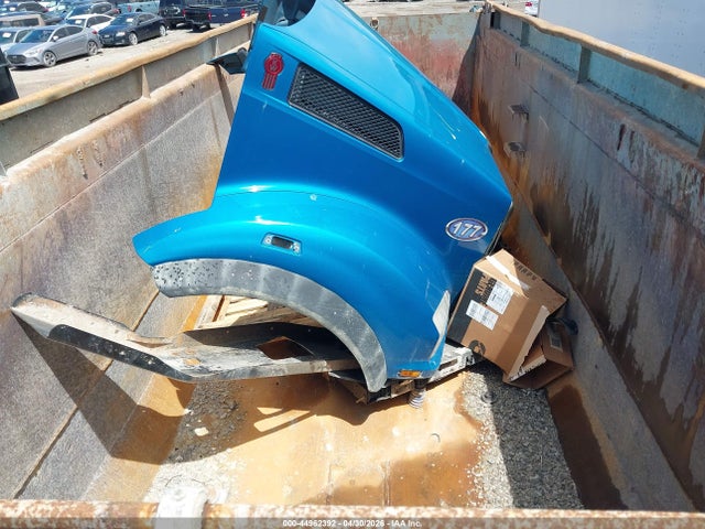 Продажа на аукционе авто 2015 Kenworth Construction T880, vin: 1NKZLP0X5FJ433304, номер лота: 44962392