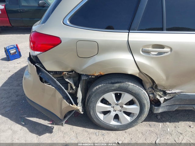 44962410 :رقم المزاد ، 4S4BRBGC9A3317667 vin ، 2010 Subaru Outback 2.5i Premium مزاد بيع