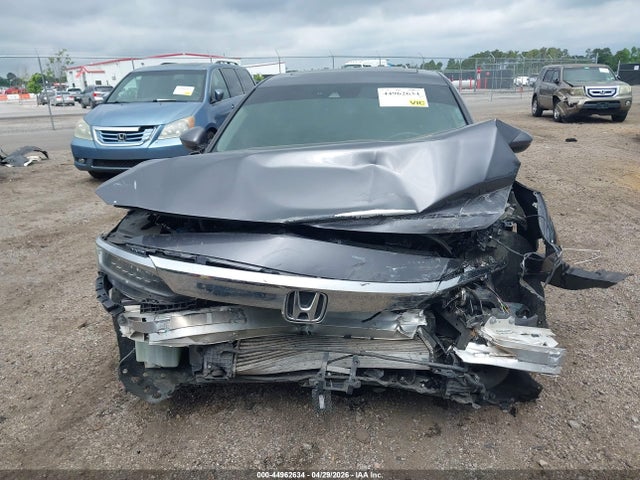 Auction sale of the 2018 Honda Accord Touring 2.0t, vin: 1HGCV2F9XJA028921, lot number: 44962634