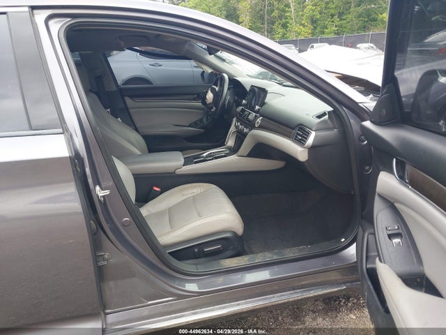Auction sale of the 2018 Honda Accord Touring 2.0t, vin: 1HGCV2F9XJA028921, lot number: 44962634